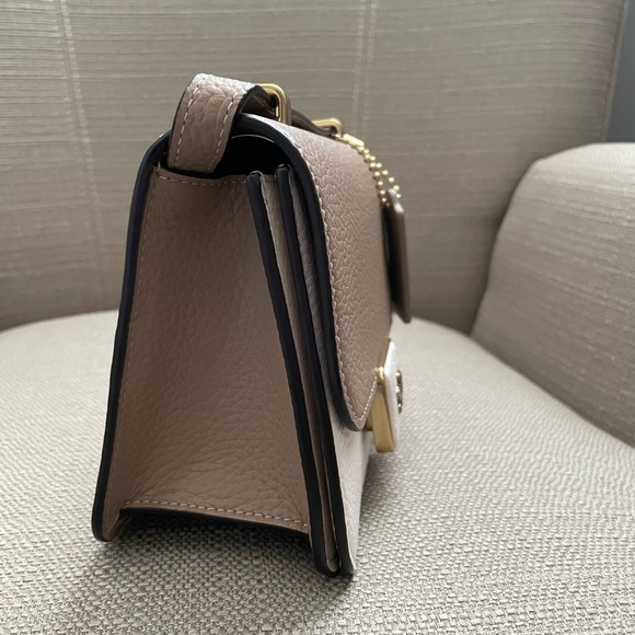 Coach Alie Shoulder Bag 18 In Colorblock brass/taupe multi new - Picture 6 of 12